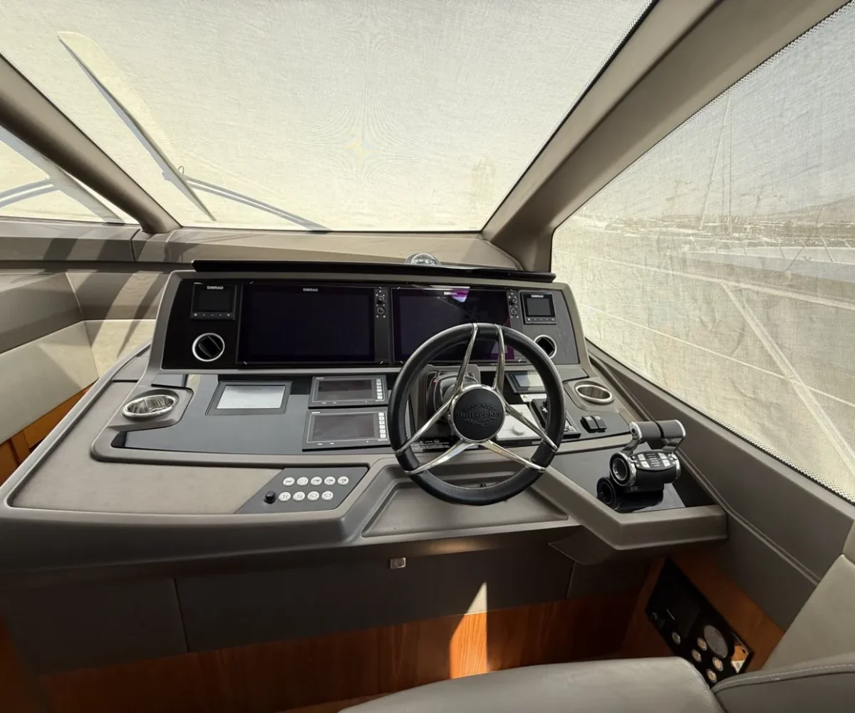 SUNSEEKER 66 INTERIOR (4)
