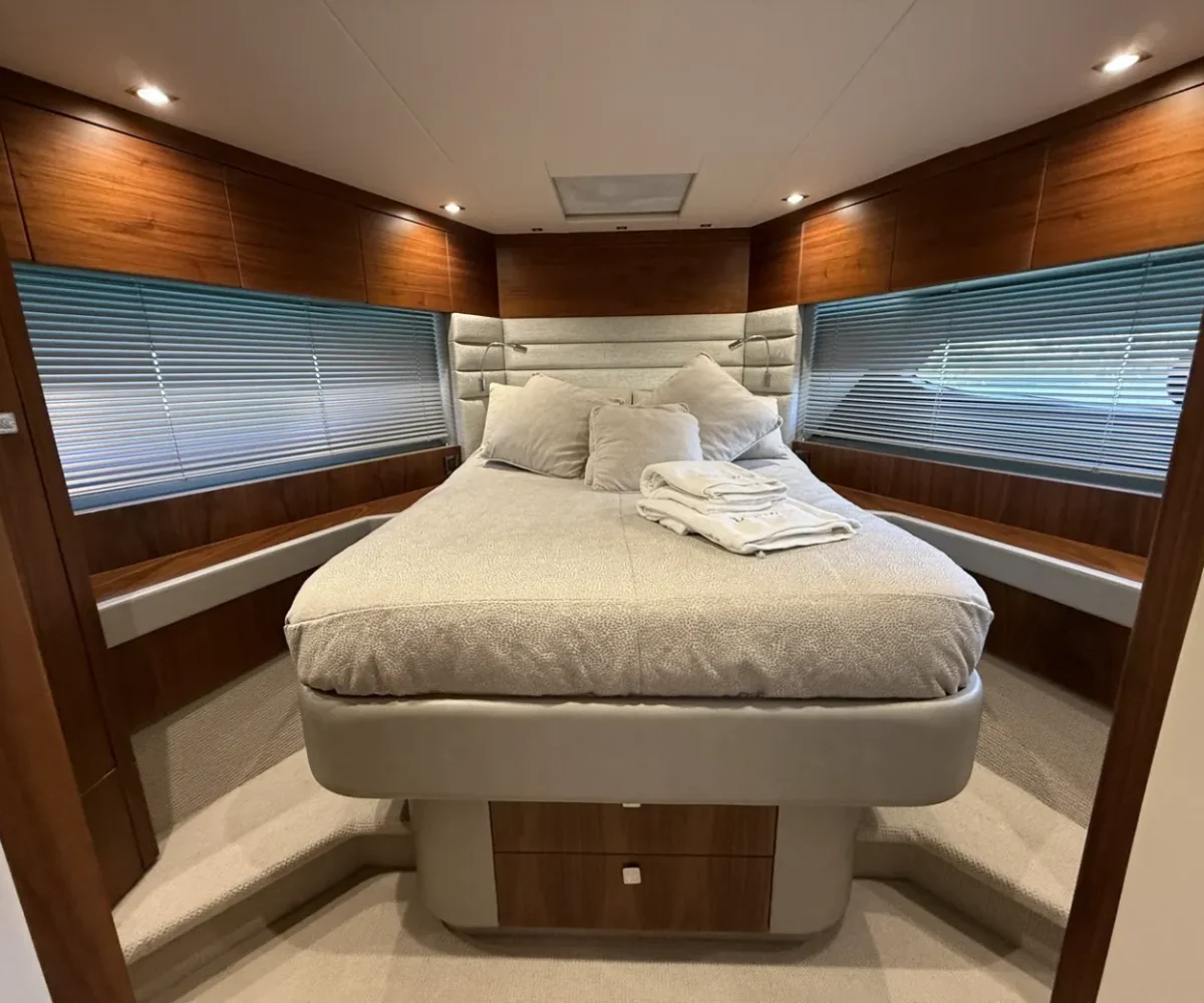SUNSEEKER 66 INTERIOR (7)