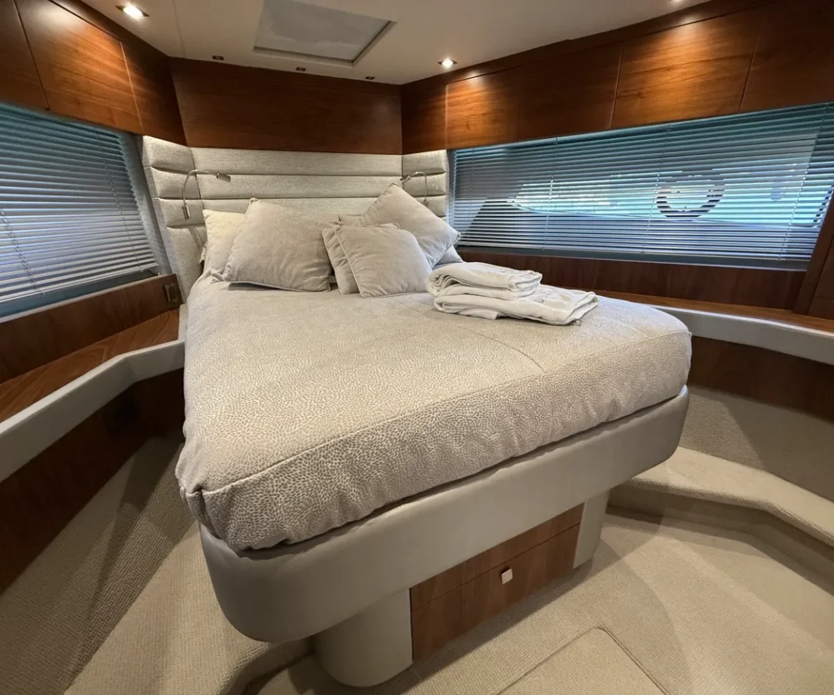 SUNSEEKER 66 INTERIOR (8)