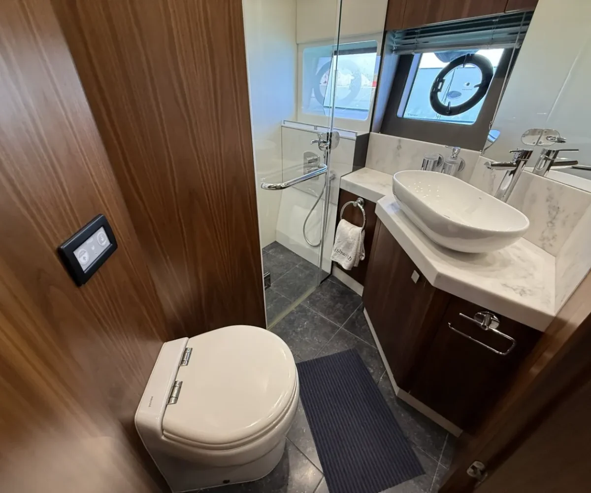 SUNSEEKER 66 INTERIOR (9)