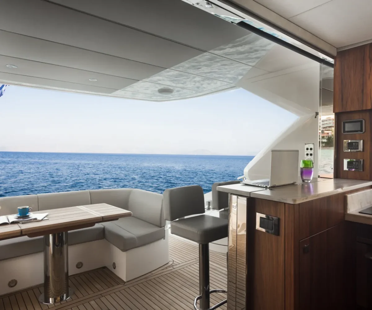 SUNSEEKER MANHATTAN 52 INTERIOR (4)