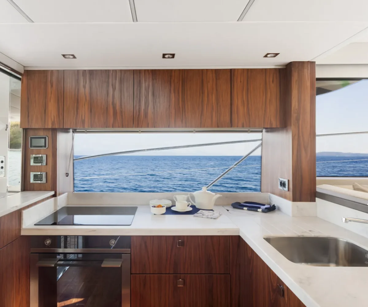 SUNSEEKER MANHATTAN 52 INTERIOR (5)