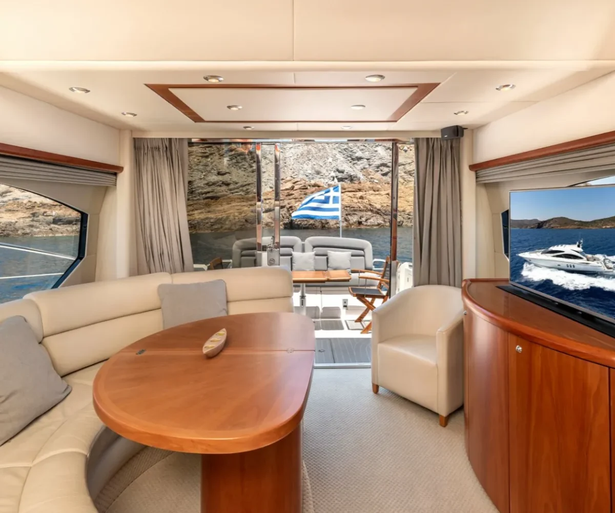 SUNSEEKER PREDATOR 52 INTERIOR (10)