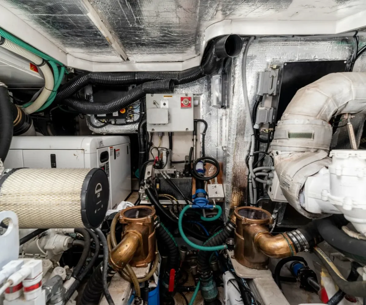 SUNSEEKER PREDATOR 52 INTERIOR (13)