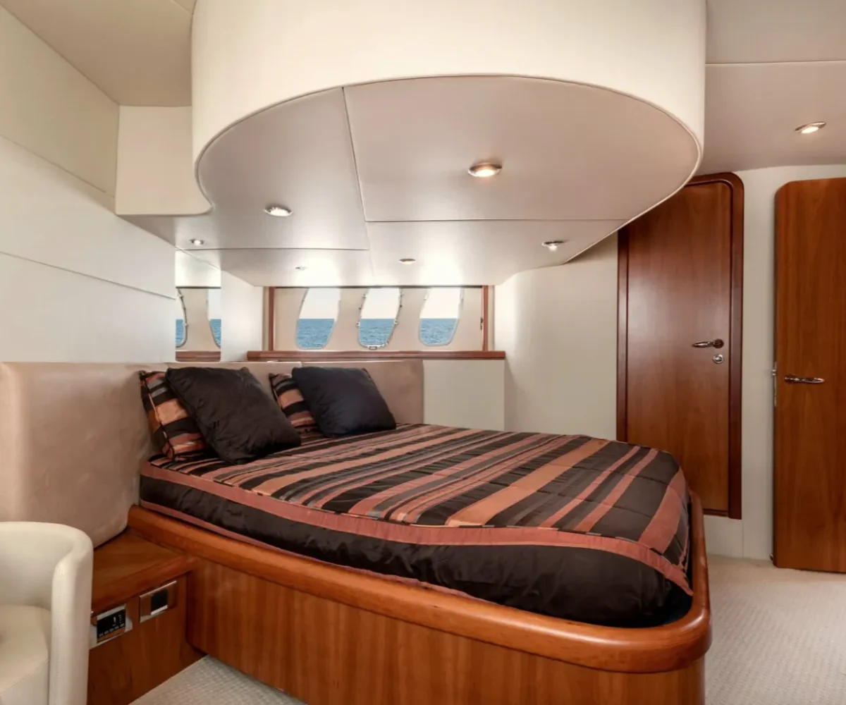 SUNSEEKER PREDATOR 52 INTERIOR (2)