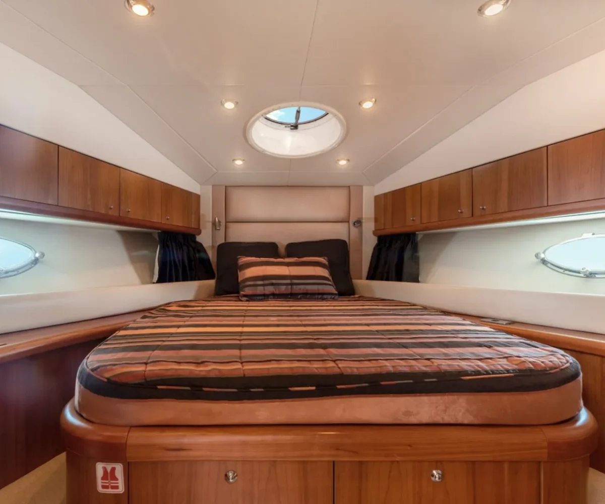 SUNSEEKER PREDATOR 52 INTERIOR (4)