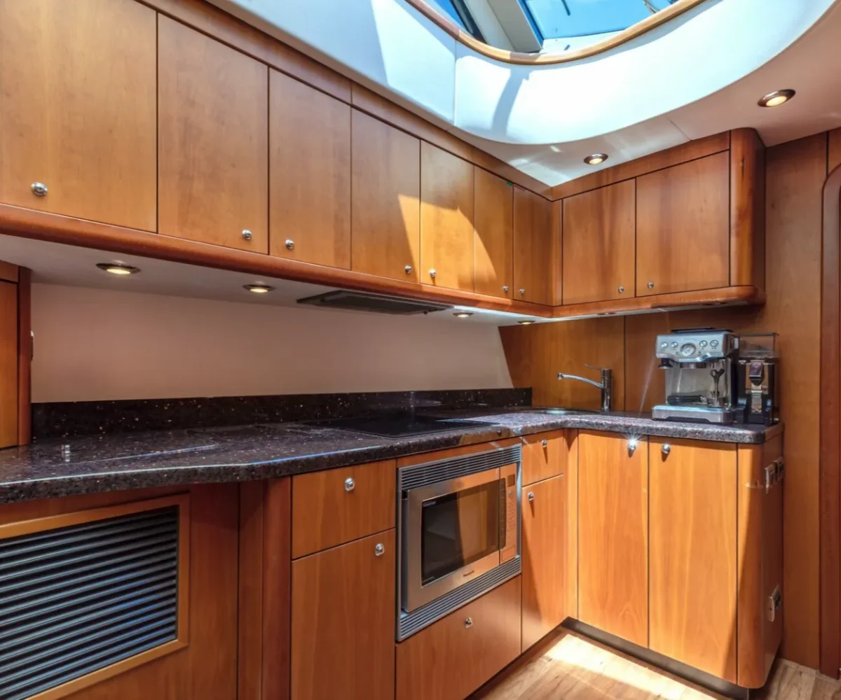 SUNSEEKER PREDATOR 52 INTERIOR (6)