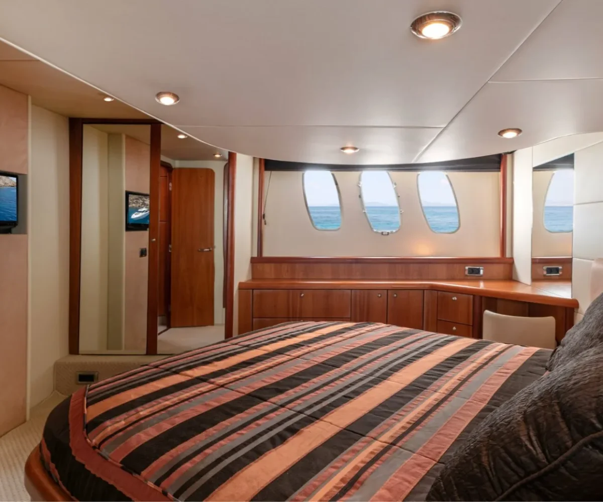 SUNSEEKER PREDATOR 52 INTERIOR (7)