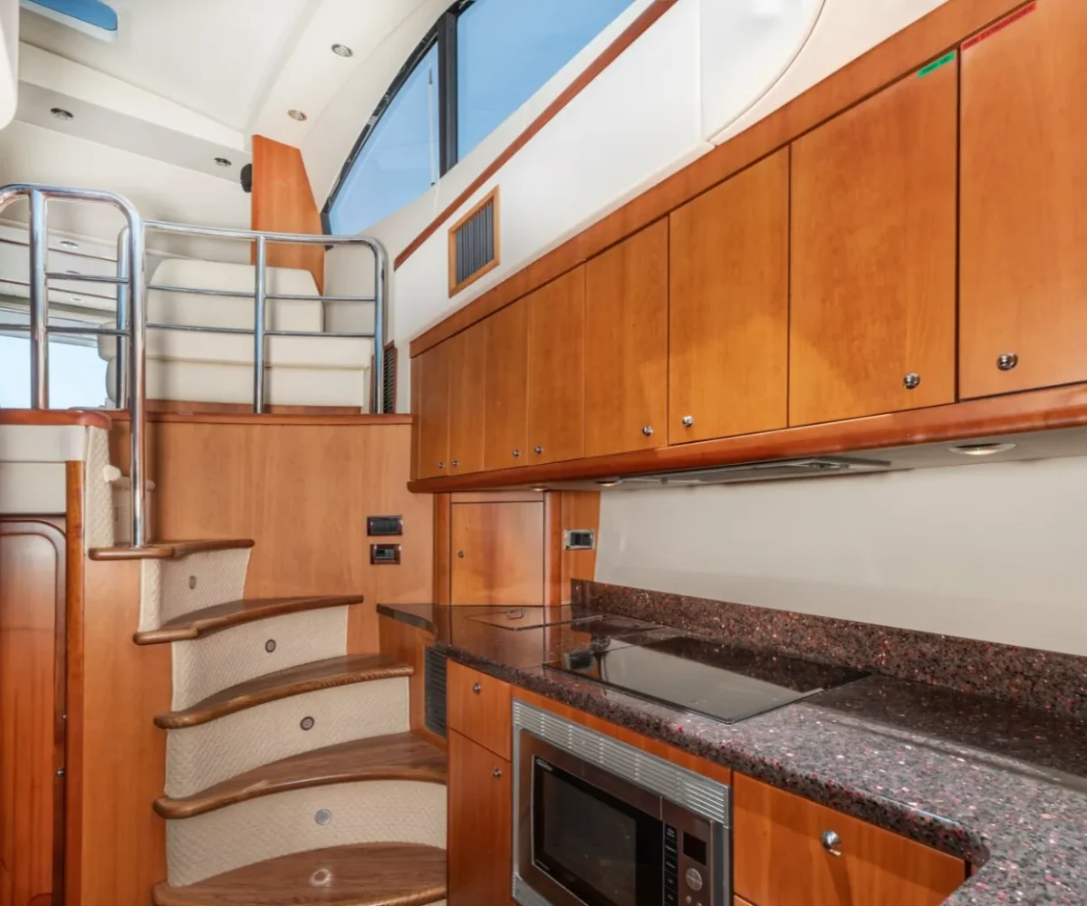 SUNSEEKER PREDATOR 52 INTERIOR (9)