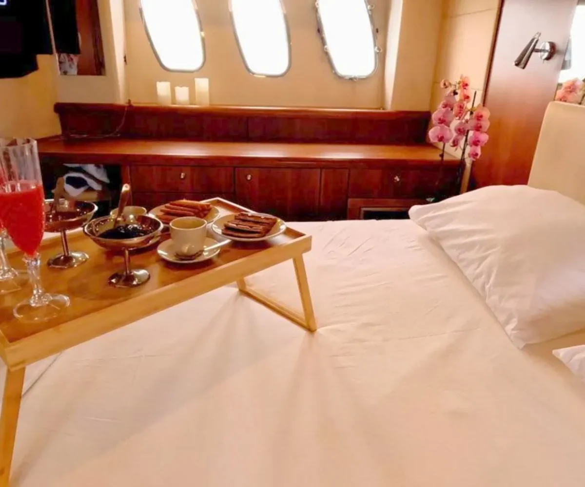 SUNSEEKER PREDATOR 62 INTERIOR (6)