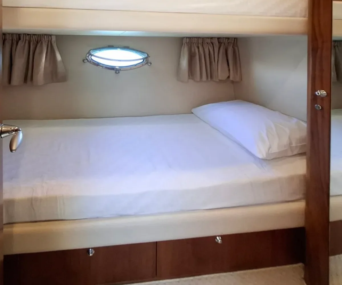 SUNSEEKER PREDATOR 62 INTERIOR (7)