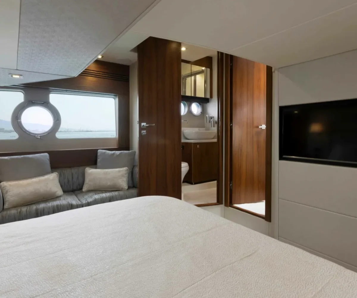 SUNSEEKER SAN REMO INTERIOR (10)