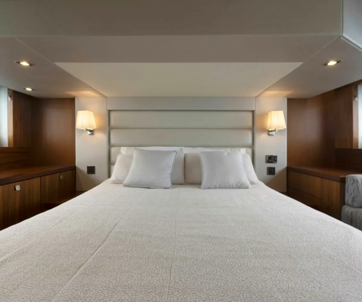 SUNSEEKER SAN REMO INTERIOR (11)