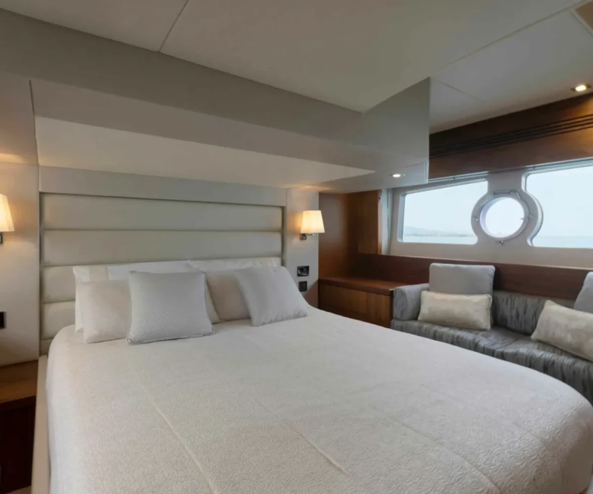 SUNSEEKER SAN REMO INTERIOR (12)