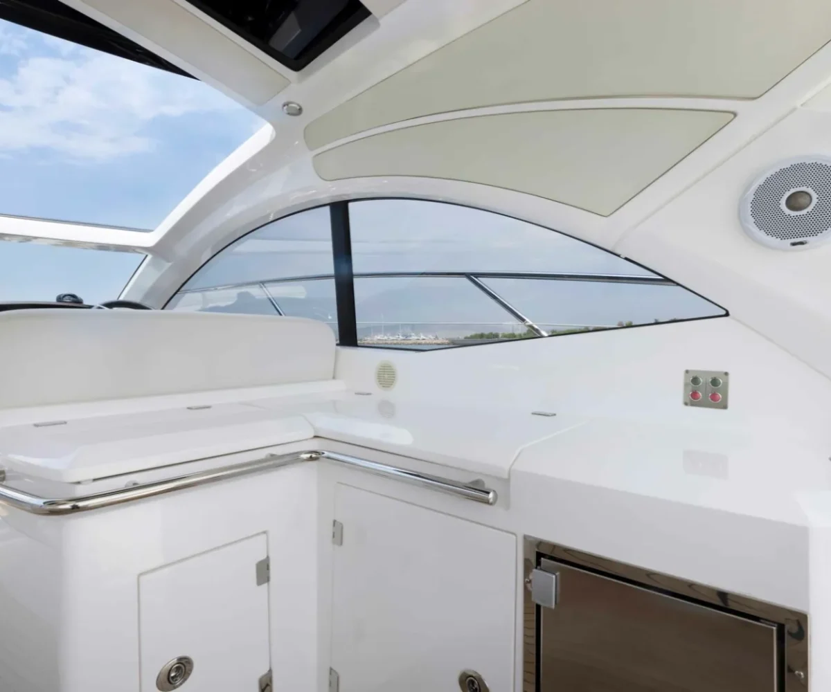 SUNSEEKER SAN REMO INTERIOR (15)