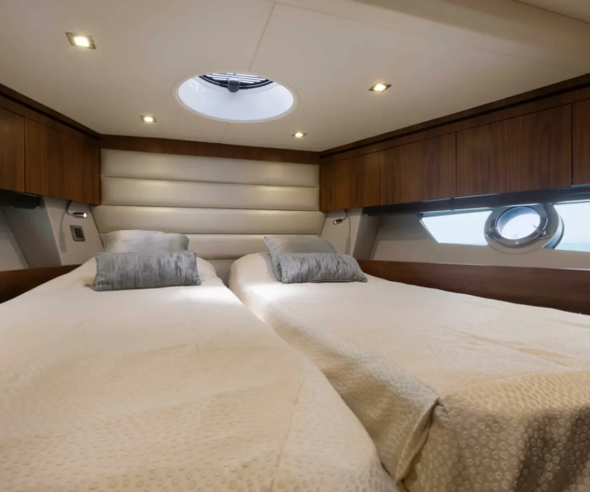 SUNSEEKER SAN REMO INTERIOR (3)
