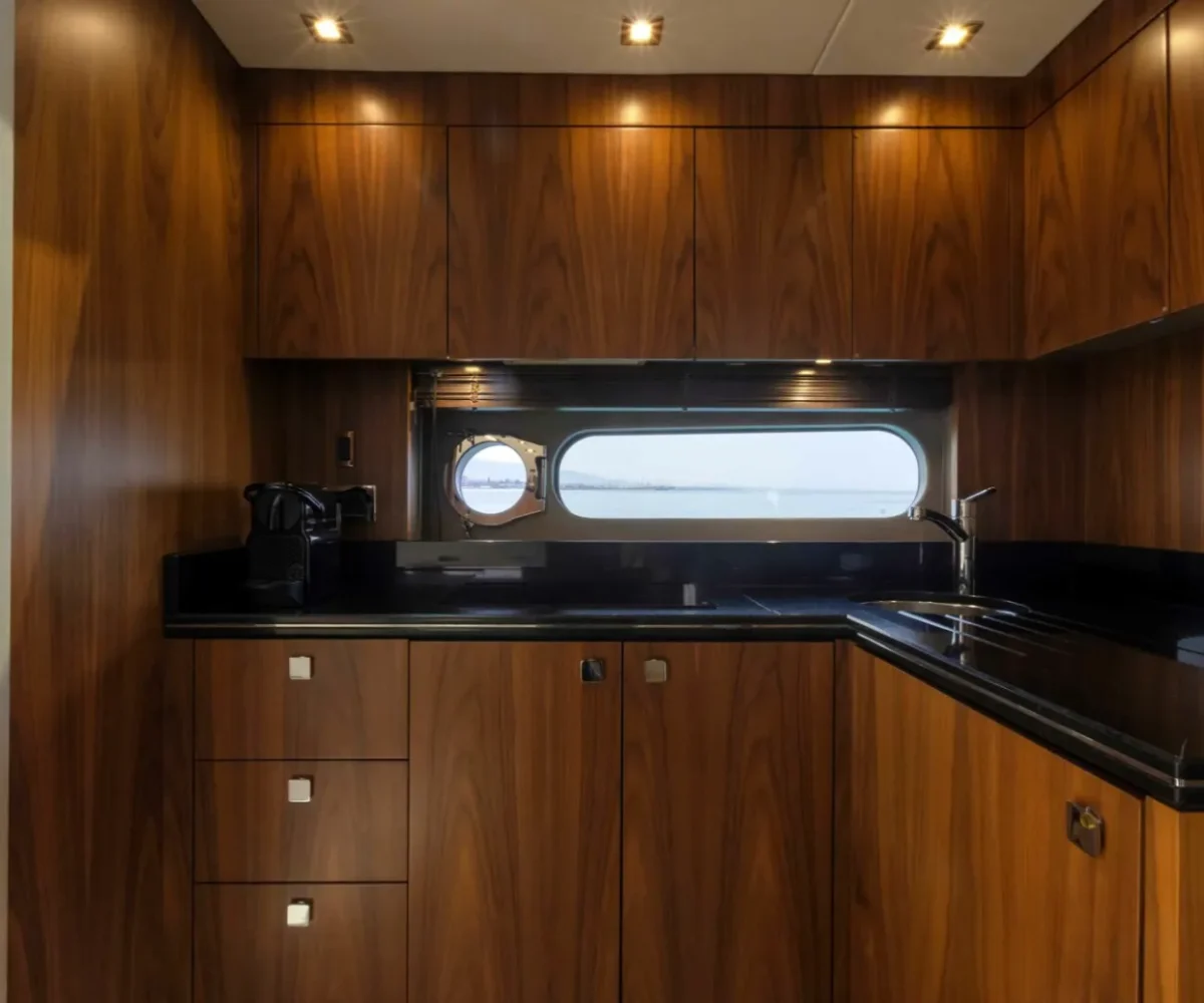 SUNSEEKER SAN REMO INTERIOR (5)