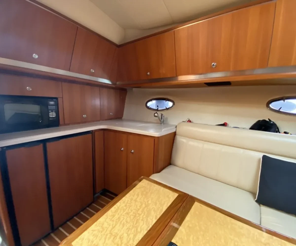TIARA 42 INTERIOR (11)
