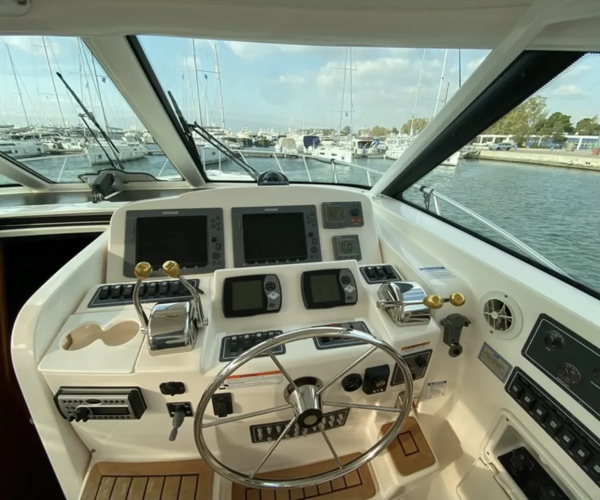 TIARA 42 INTERIOR (2)