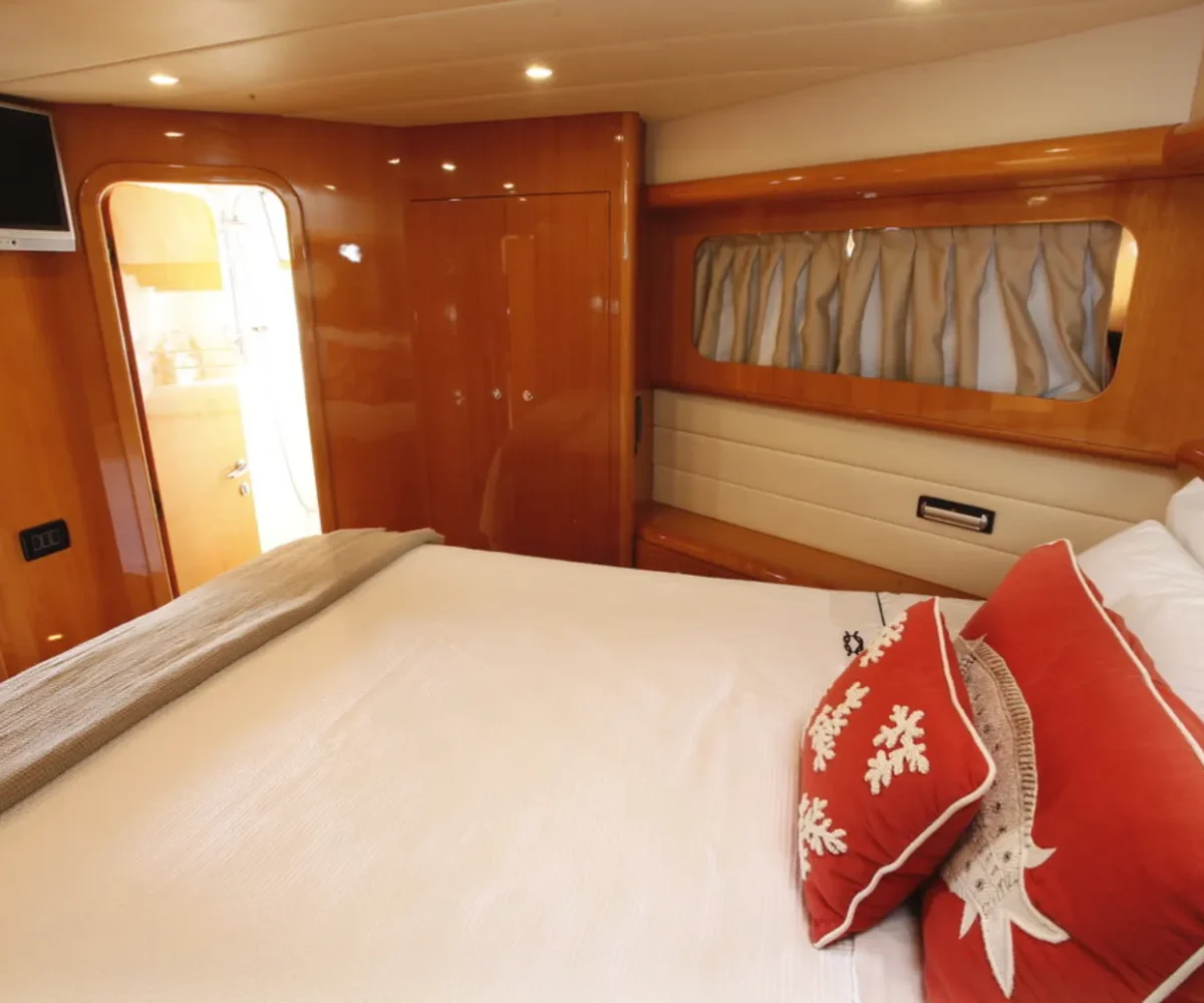 UNIESSE 57 INTERIOR (4)