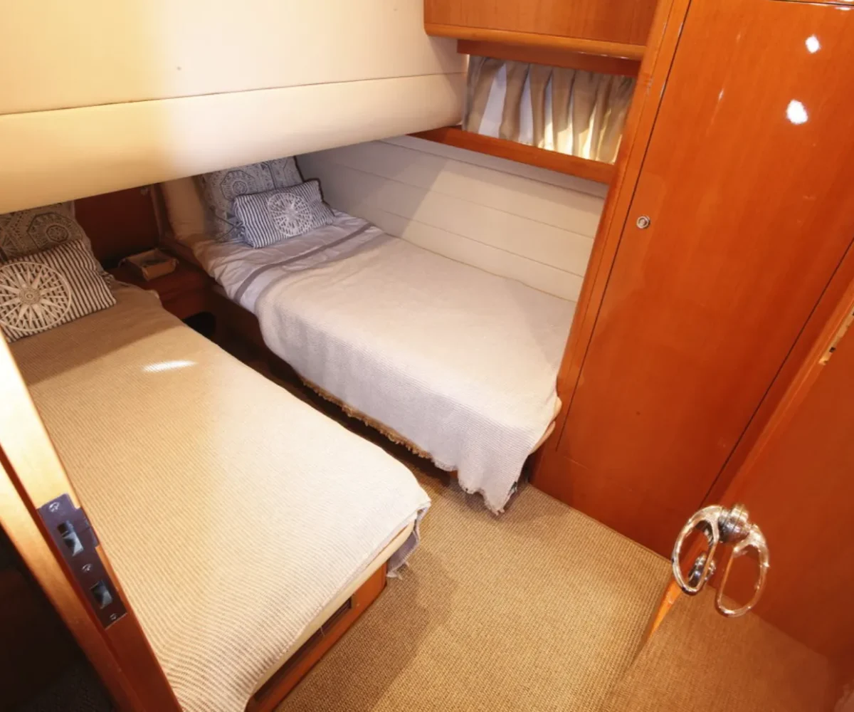 UNIESSE 57 INTERIOR (8)