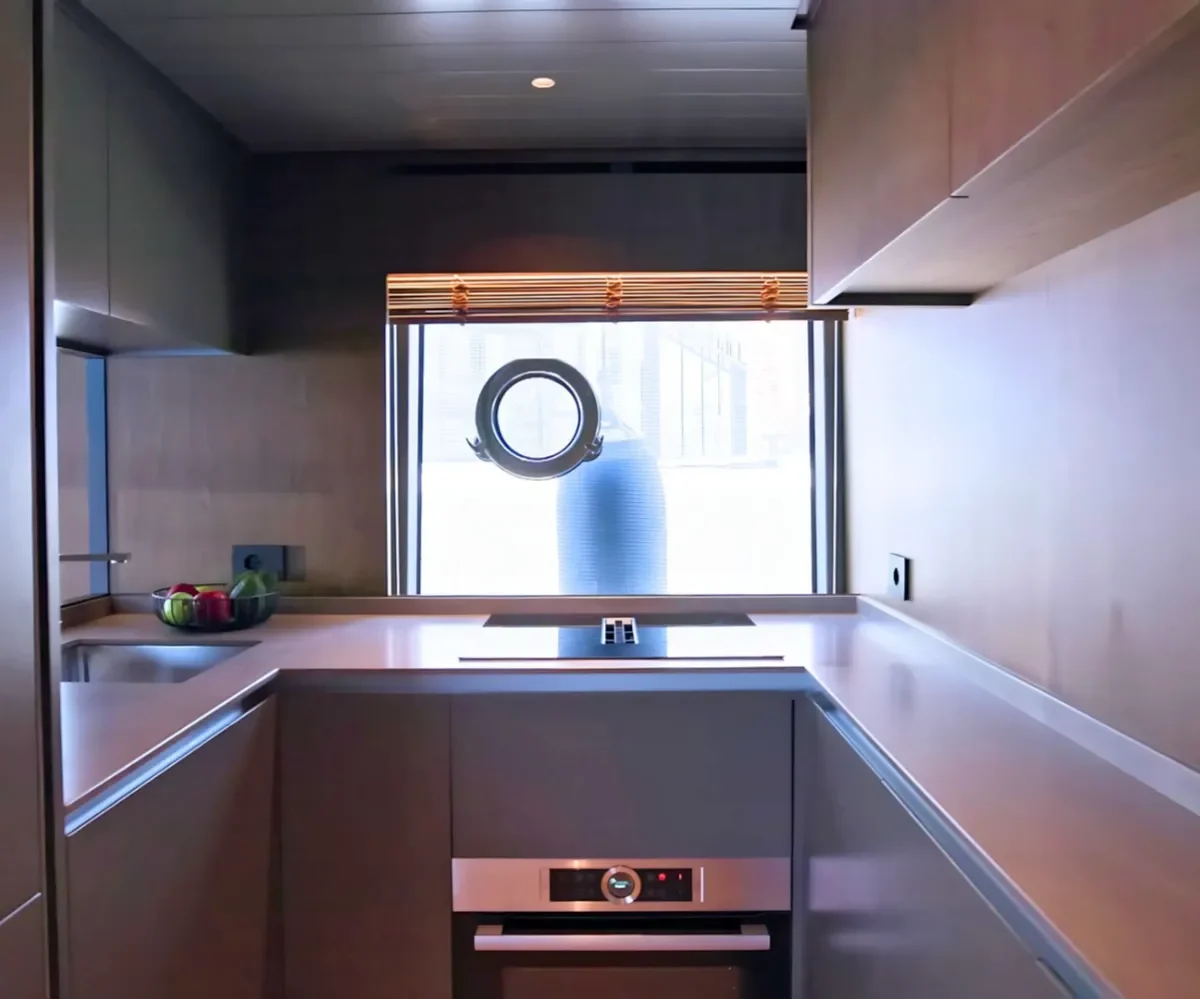 bg74#19 interior (3)