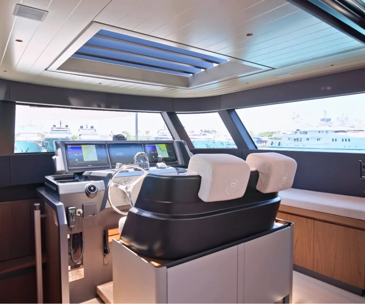 bg74#19 interior (8)