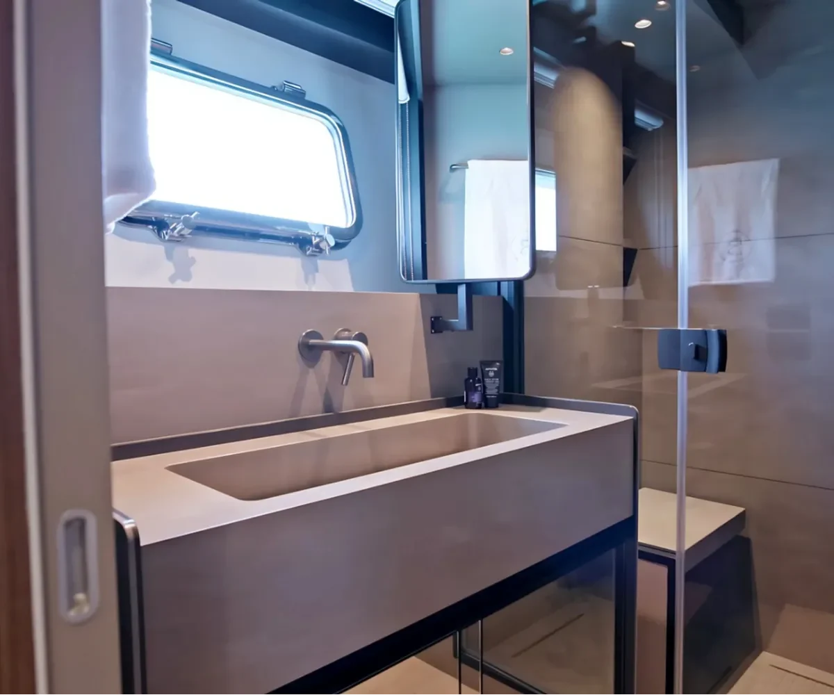 bg74#19 interior (9)