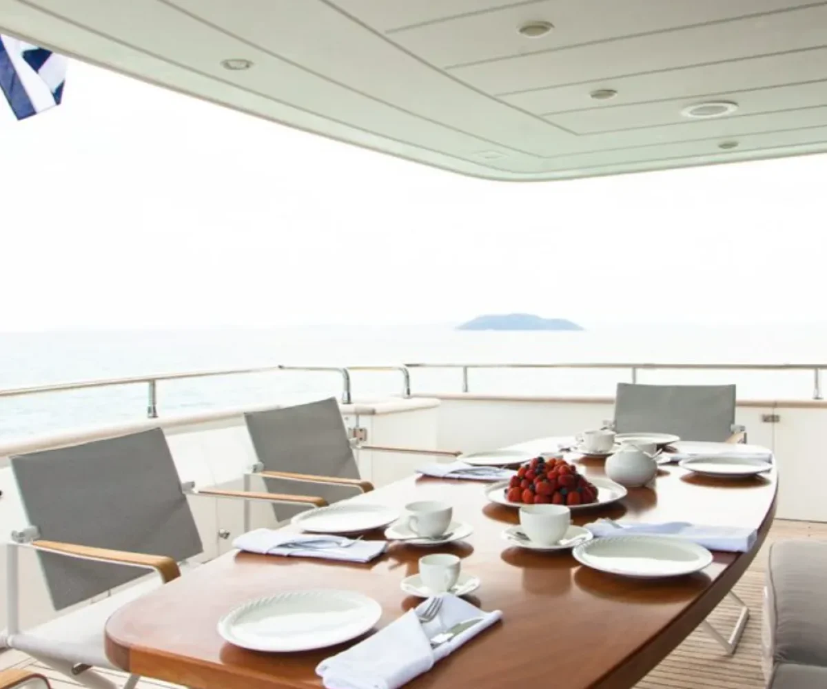 the-bird_242-1000x667