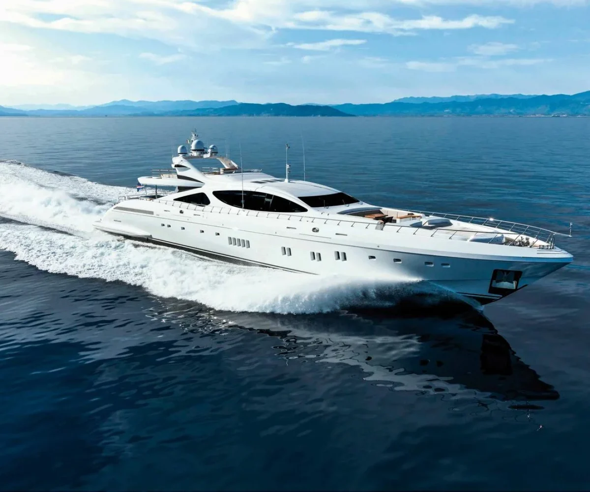 yachtImage_cover_732_17218