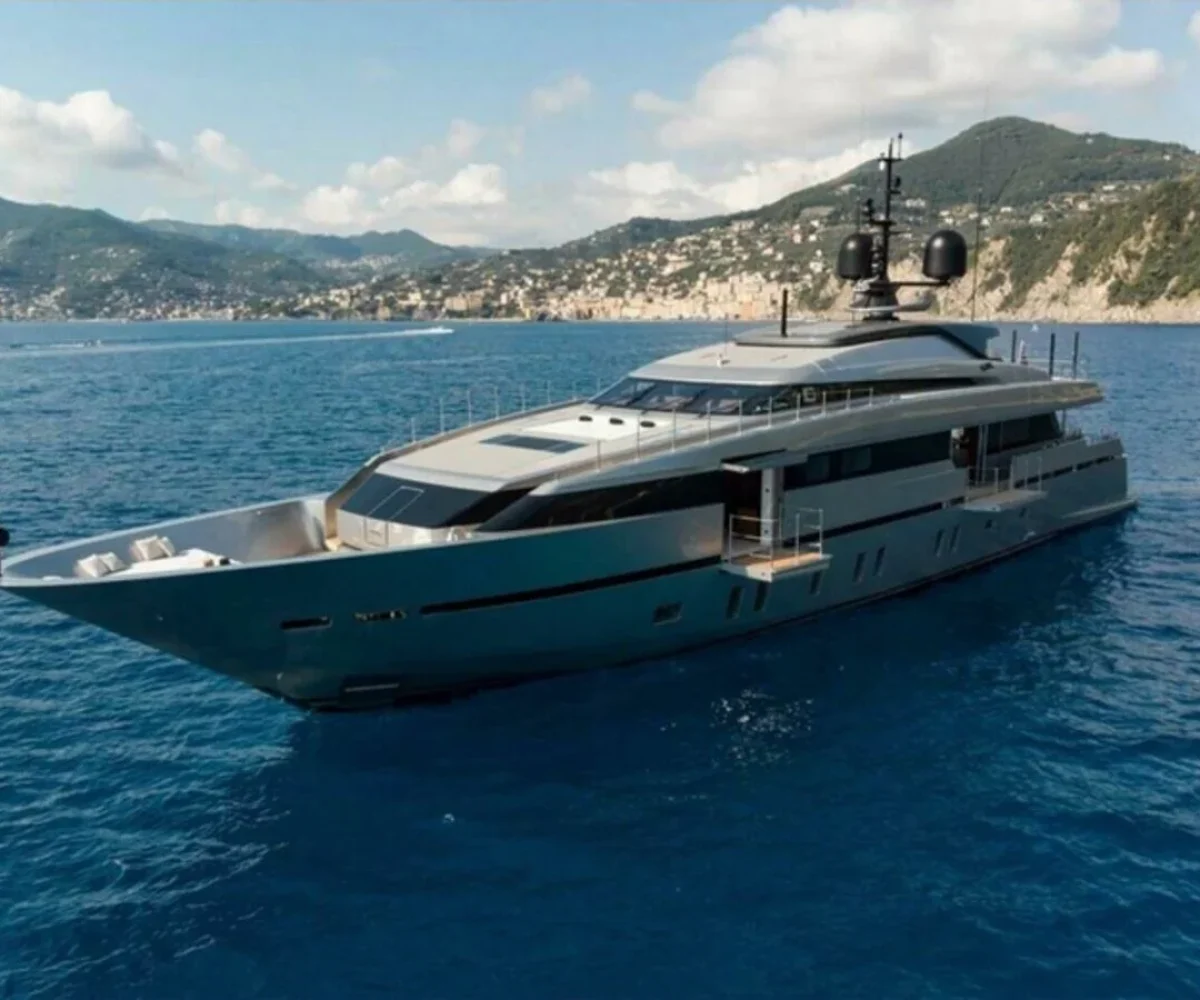 yachtImage_cover_769_20262-e1755524391227