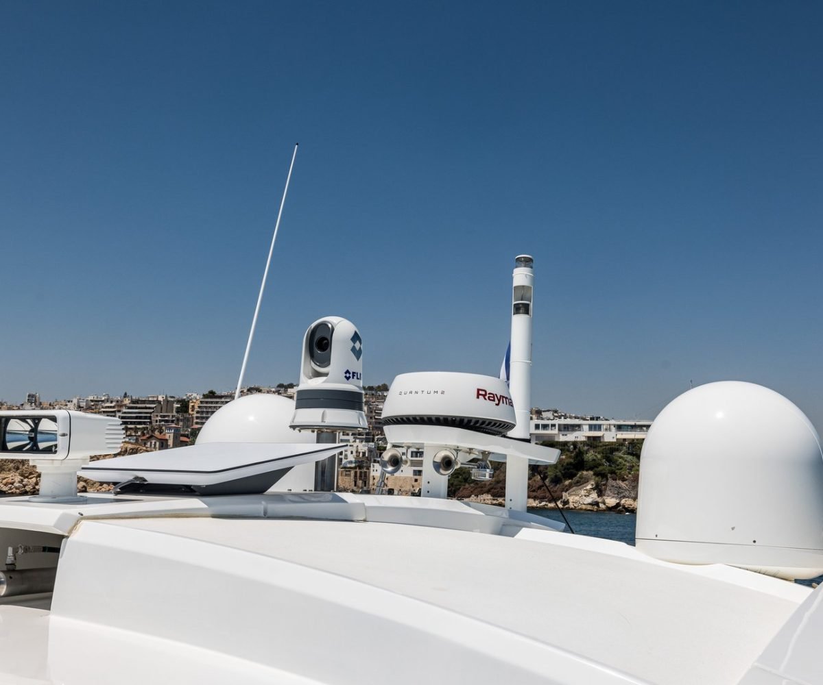 yachtImage_ext_1050_27868