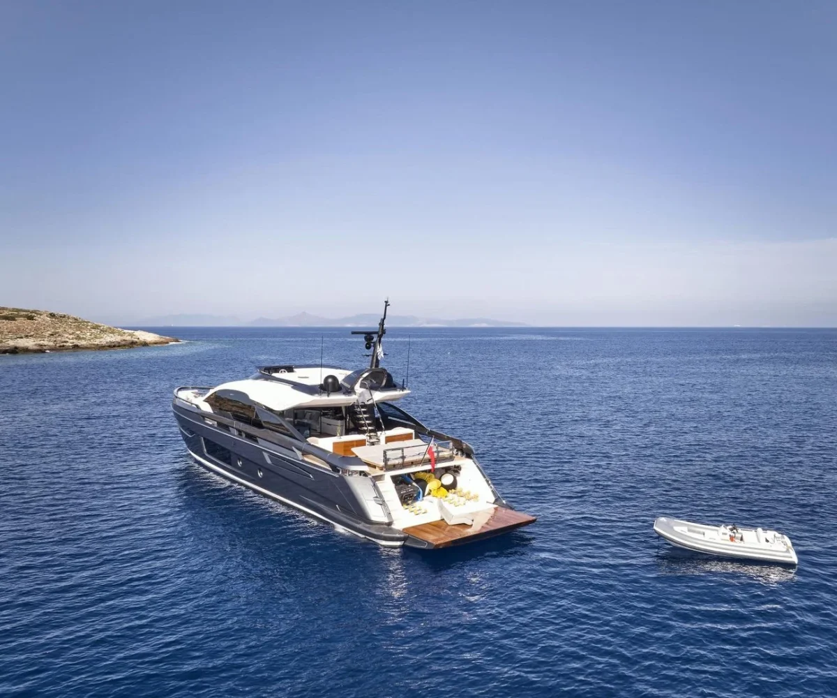 yachtImage_ext_1051_27882