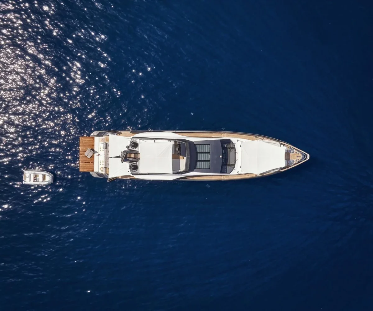 yachtImage_ext_1051_27885