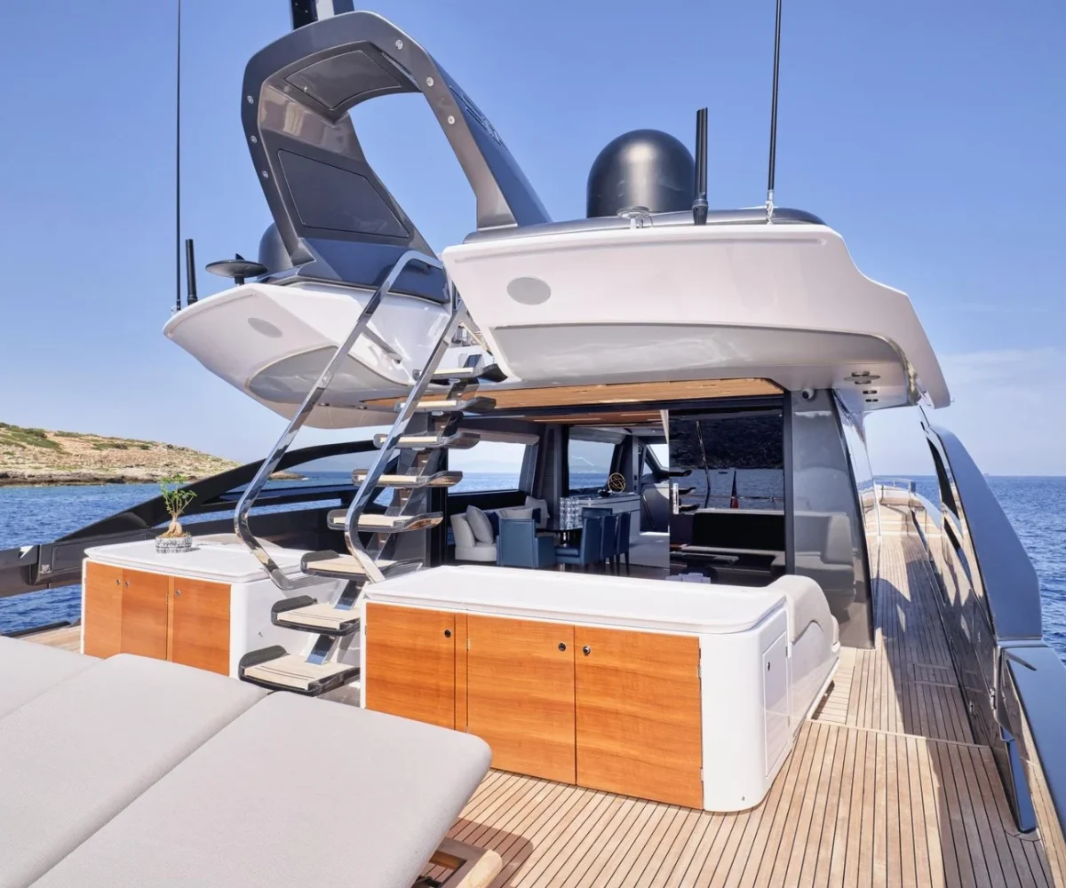 yachtImage_ext_1051_27890