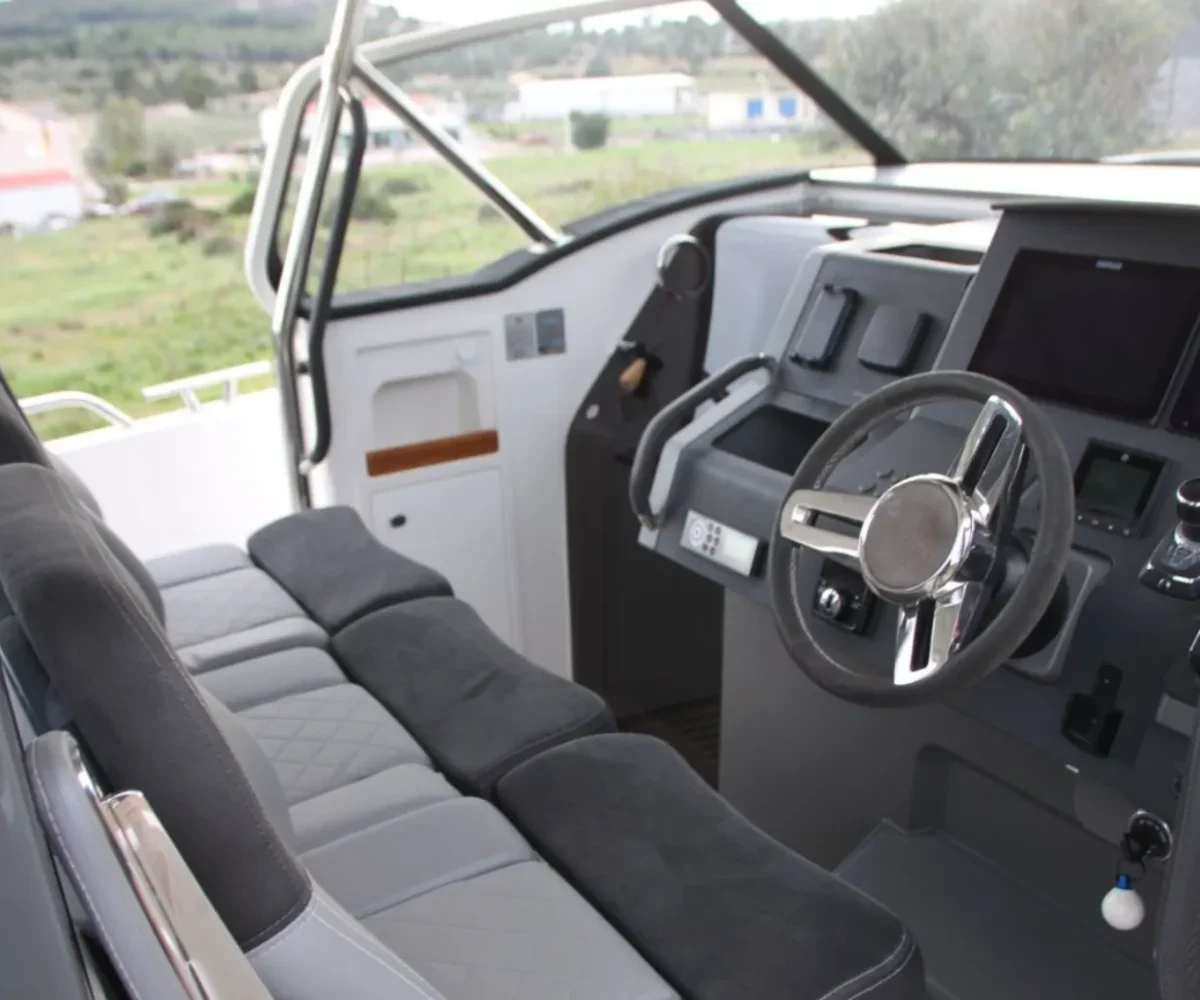 yachtImage_ext_1067_30525