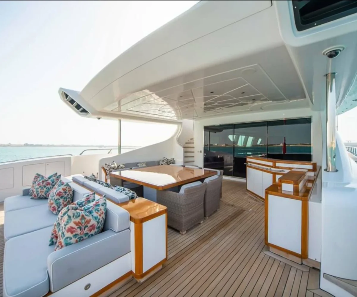 yachtImage_ext_732_17230