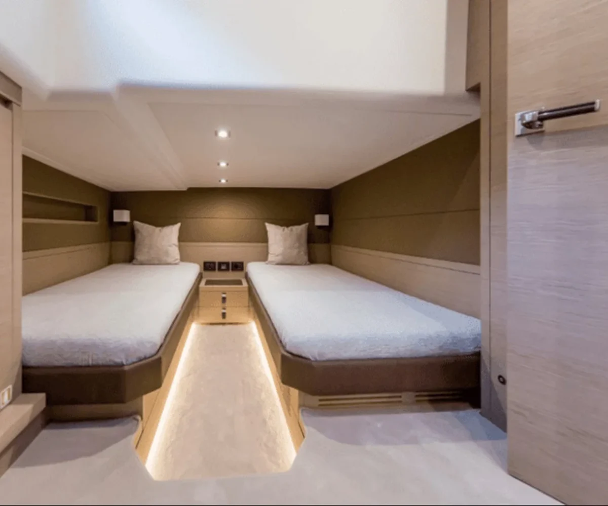 PARDO 50 ”NEW” interior