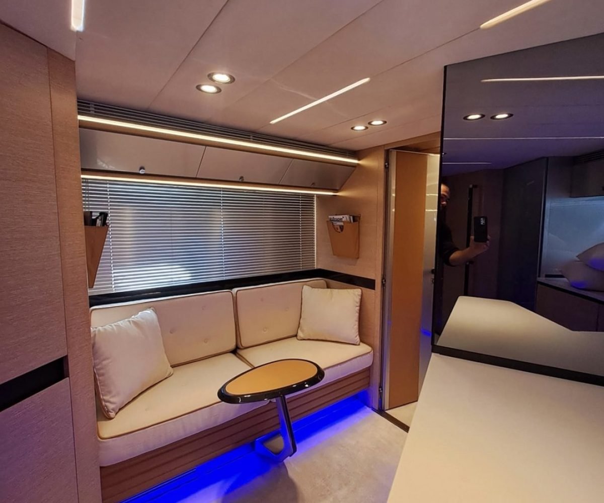 yachtImage_int_1024_26676