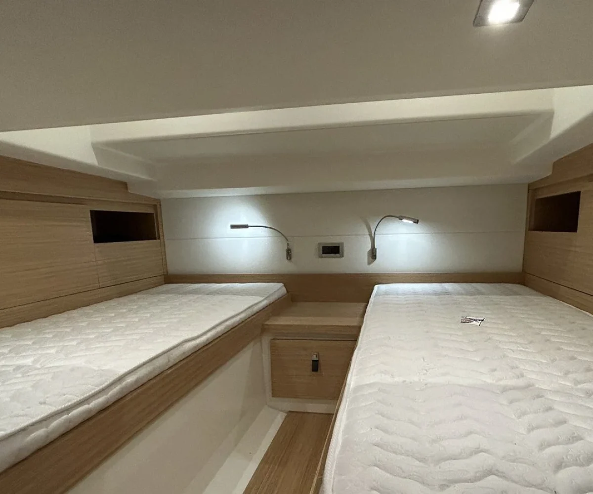 yachtImage_int_1034_27251-2-e1747749285537