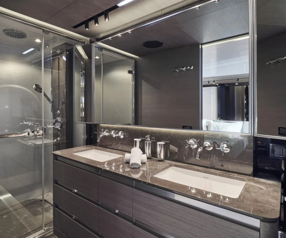 yachtImage_int_1051_27907