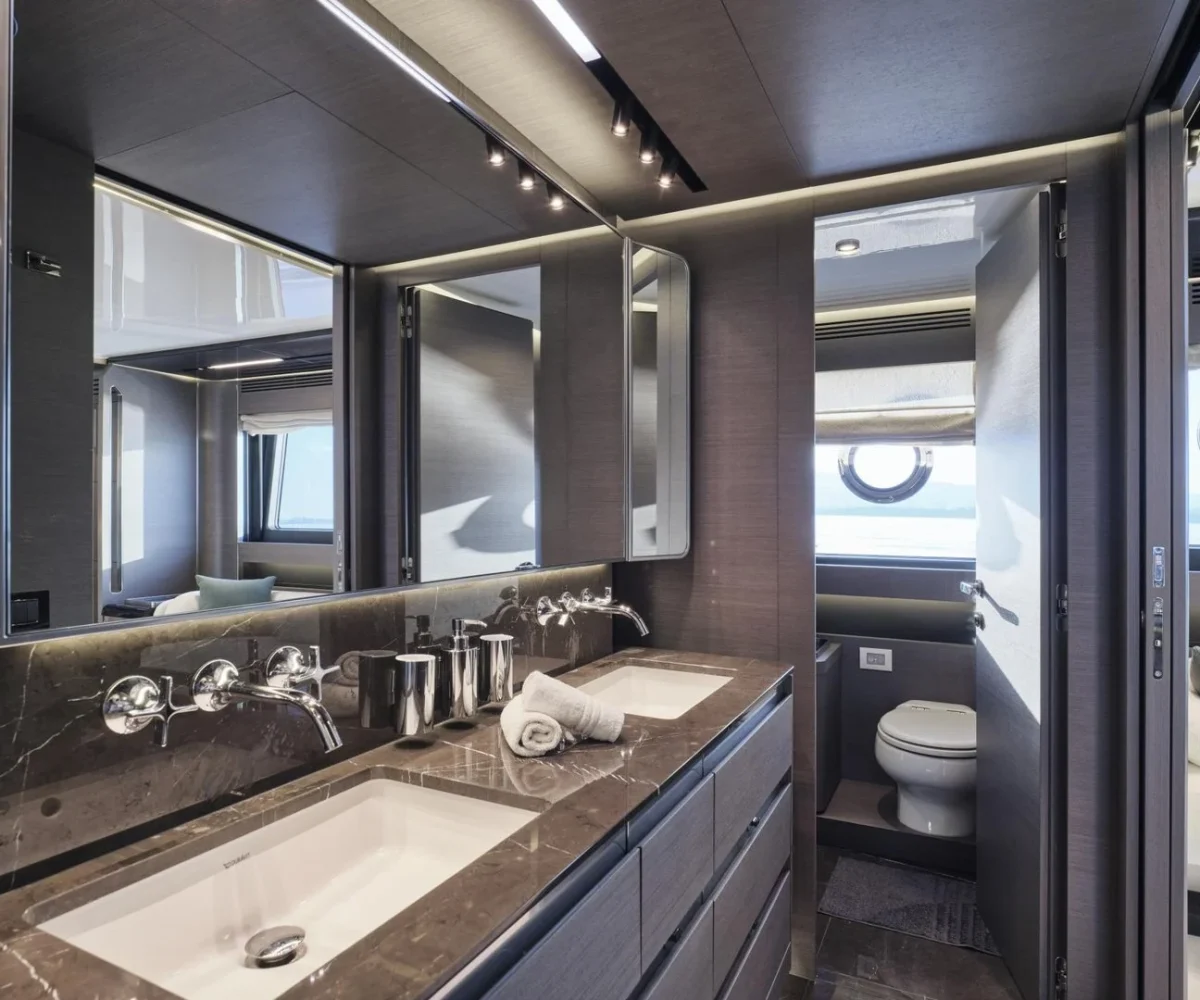 yachtImage_int_1051_27908