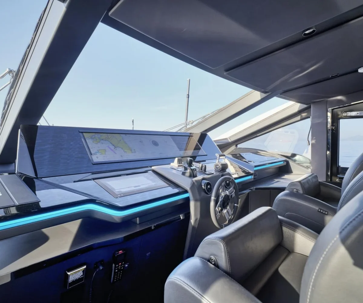 yachtImage_int_1051_27915