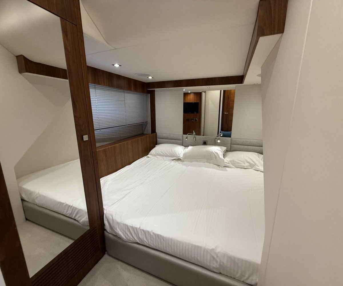 yachtImage_int_1052_27979