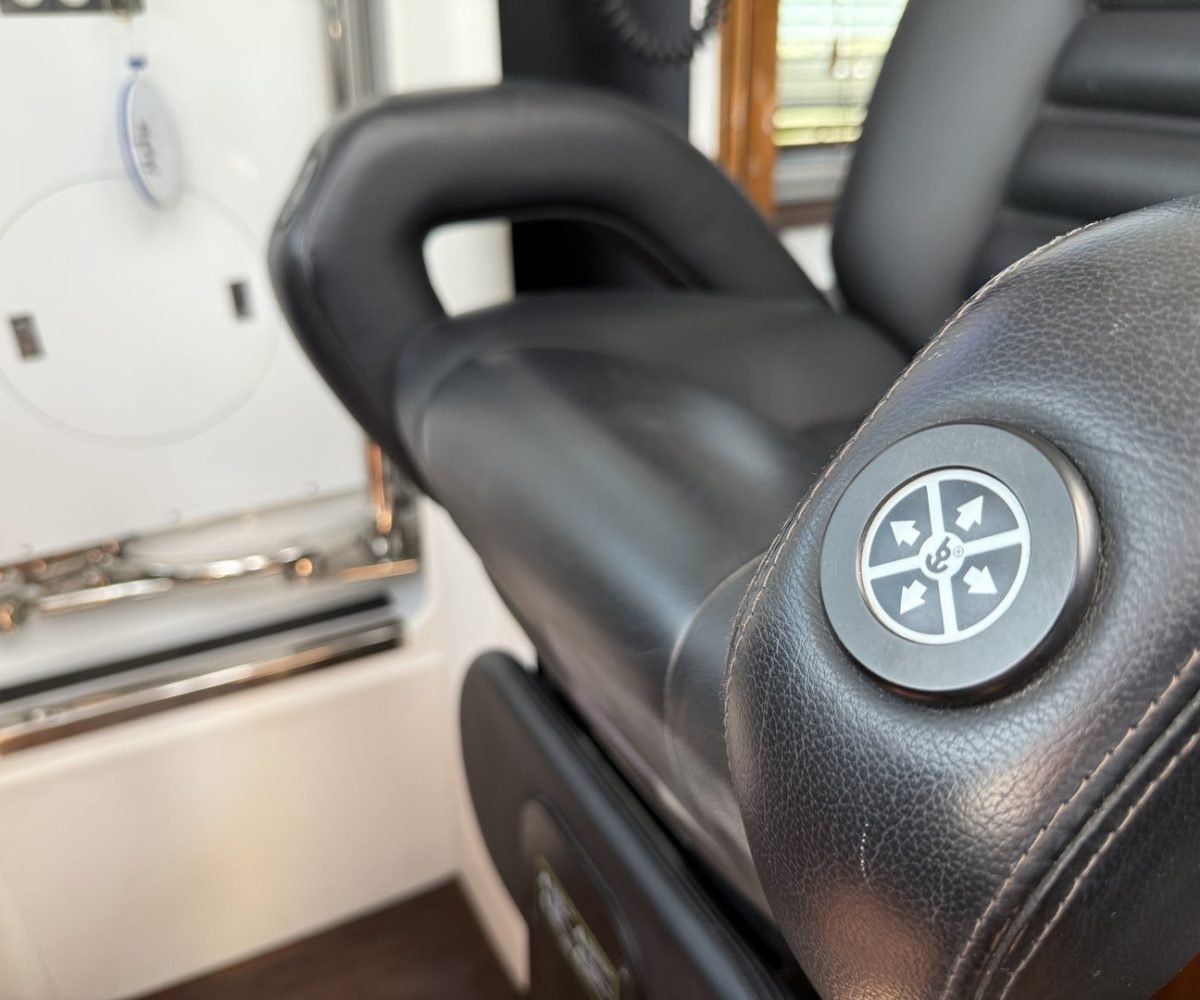 yachtImage_int_1056_28959