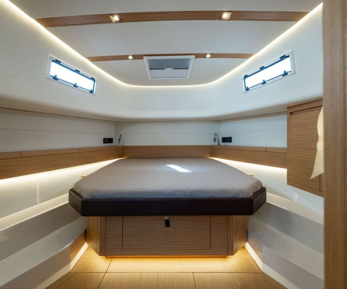 yachtImage_int_1062_28700