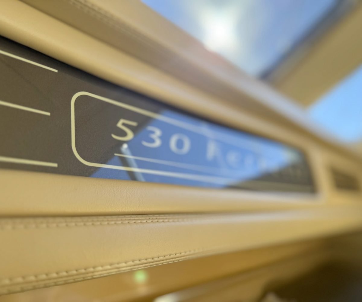 yachtImage_int_1080_29694