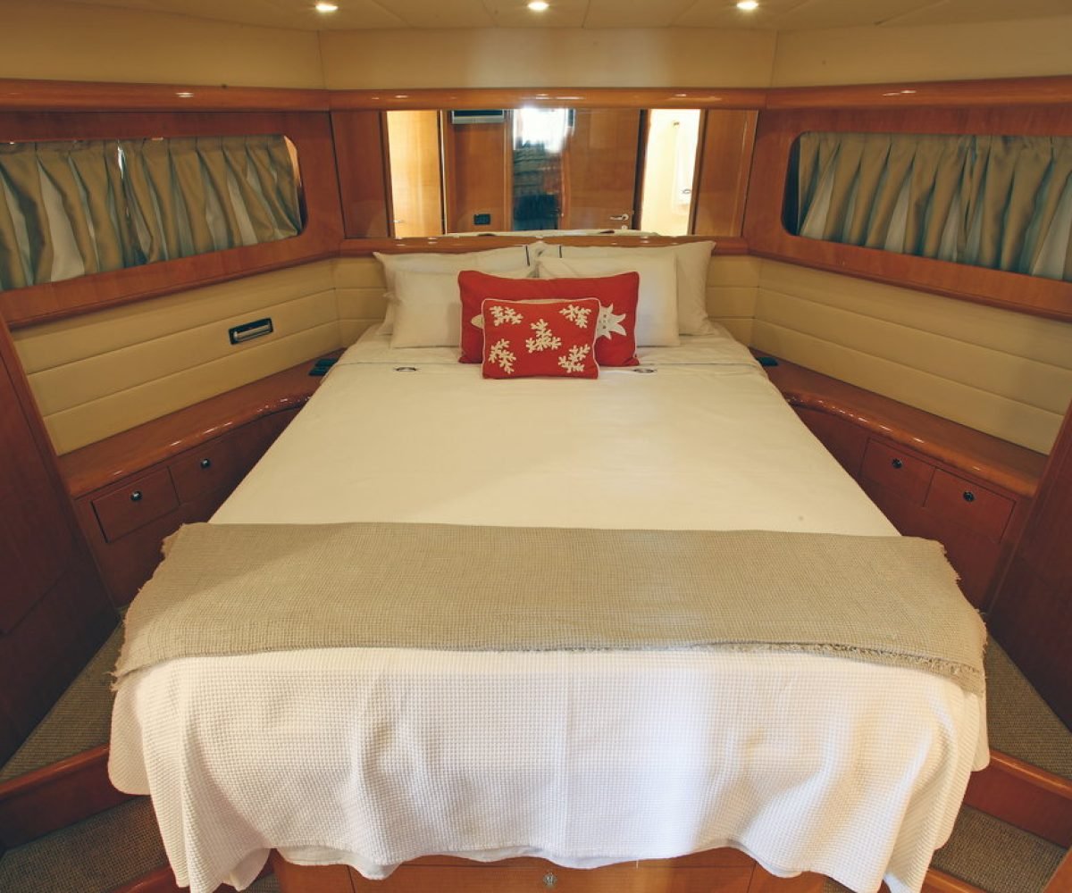 yachtImage_int_71_10521