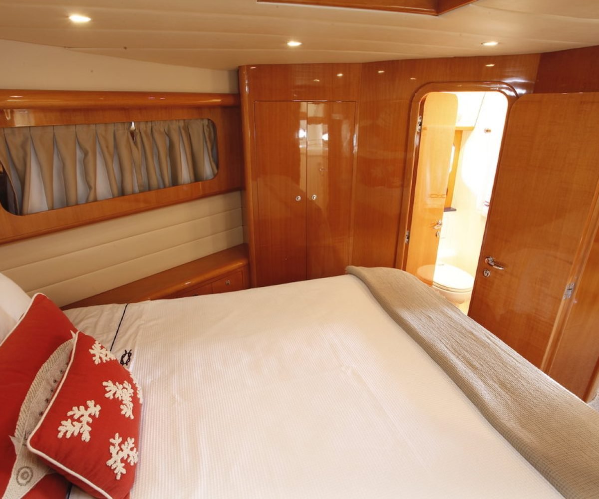 yachtImage_int_71_10522