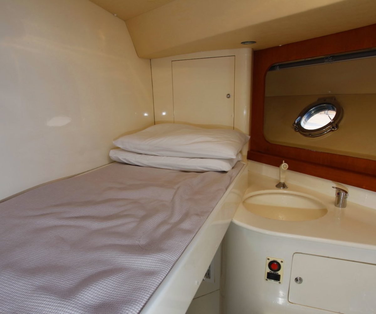 yachtImage_int_71_10528